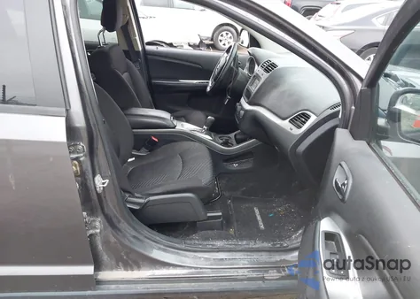 2015 Dodge Journey Sxt z USA, uszkodzony, nr VIN 3C4PDCBB3FT696996